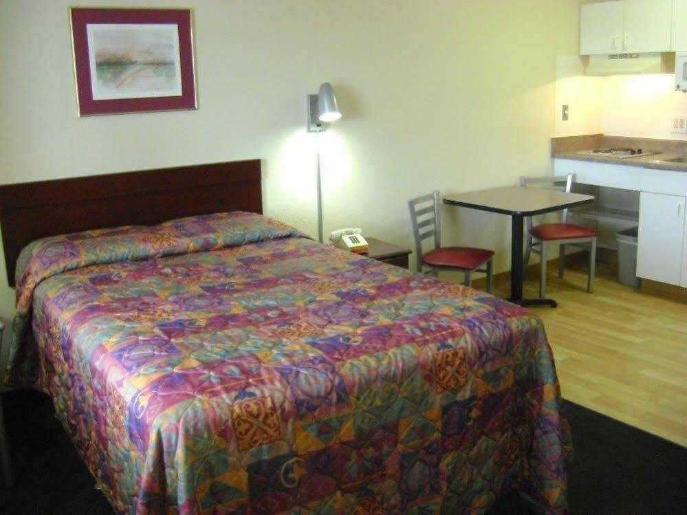 Intown Suites Extended Stay San Antonio Tx - Nacogdoches Road Exteriör bild